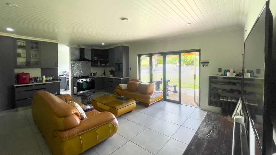 6 Bedroom Property for Sale in Riverside Western Cape